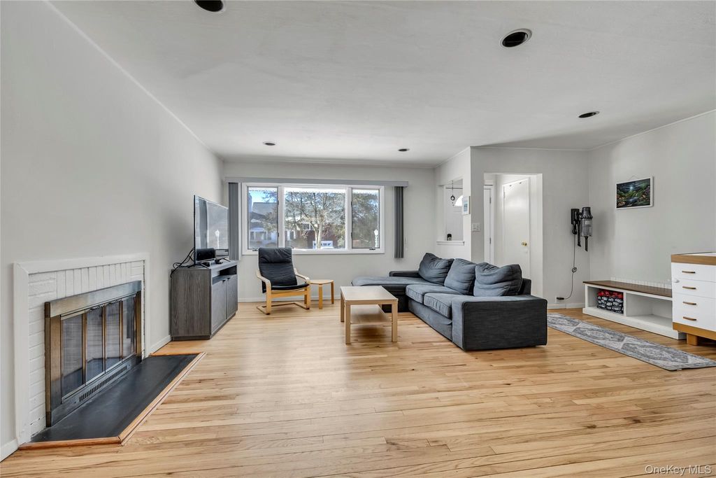 Photo of 34 Roxbury Road, Port Washington, NY 11050 (MLS # 960763)