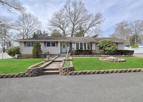 240 N 3rd Street Ronkonkoma NY 11779