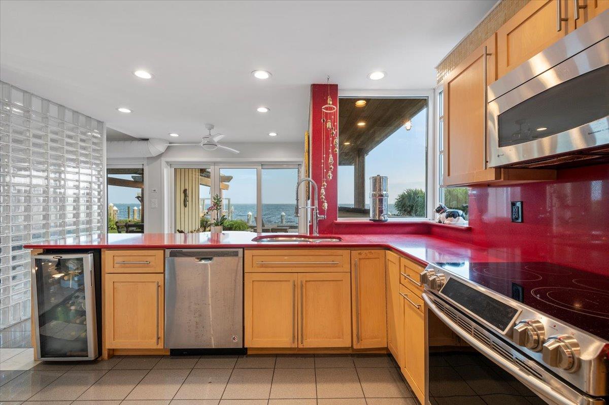 Copiague, New York 11726, United States, 4 Bedrooms Bedrooms, ,2 BathroomsBathrooms,Residential,Active,176704