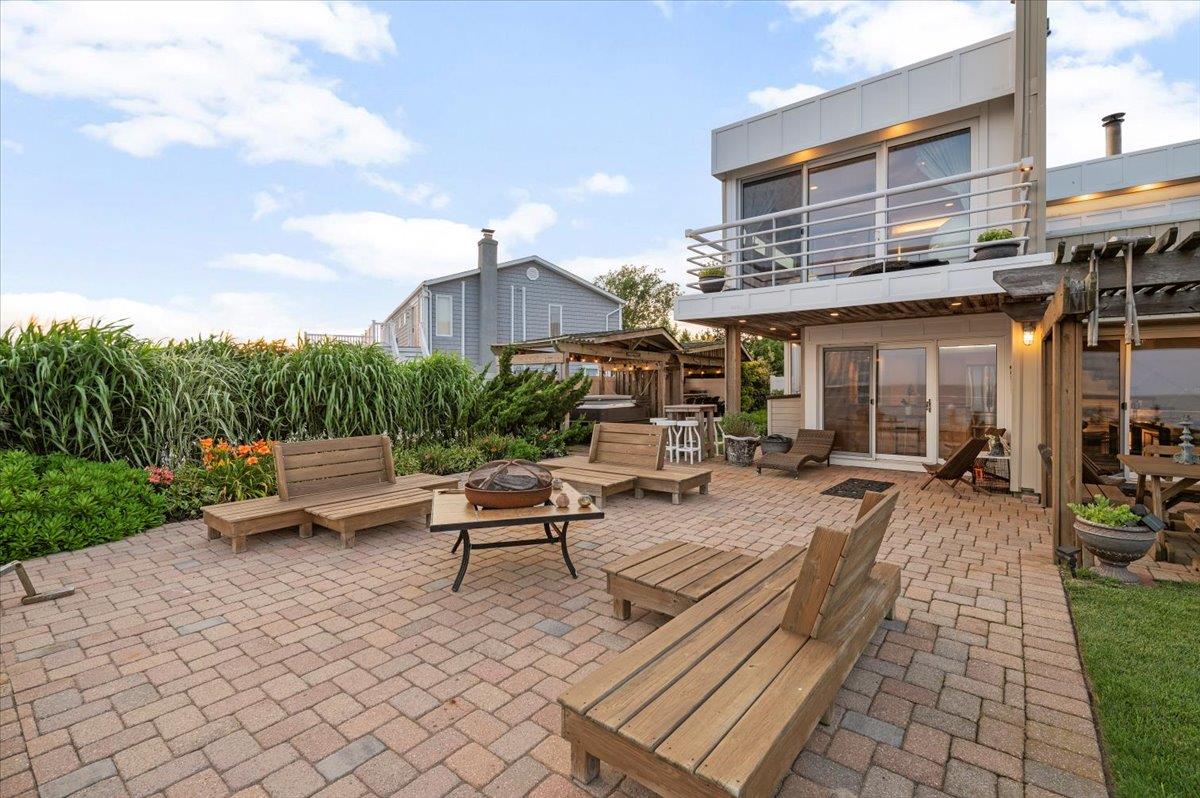 Copiague, New York 11726, United States, 4 Bedrooms Bedrooms, ,2 BathroomsBathrooms,Residential,Active,176704