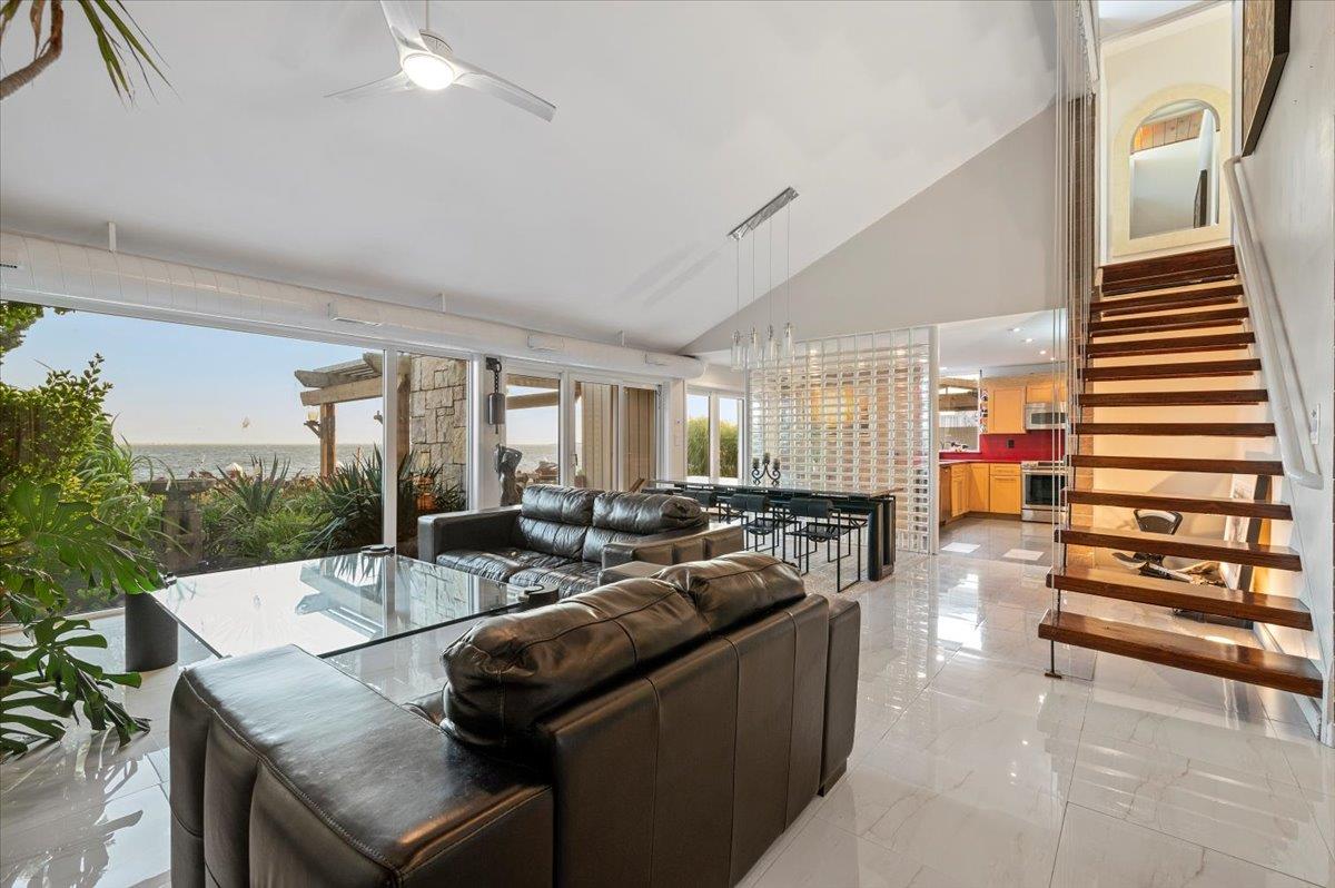 Copiague, New York 11726, United States, 4 Bedrooms Bedrooms, ,2 BathroomsBathrooms,Residential,Active,176704