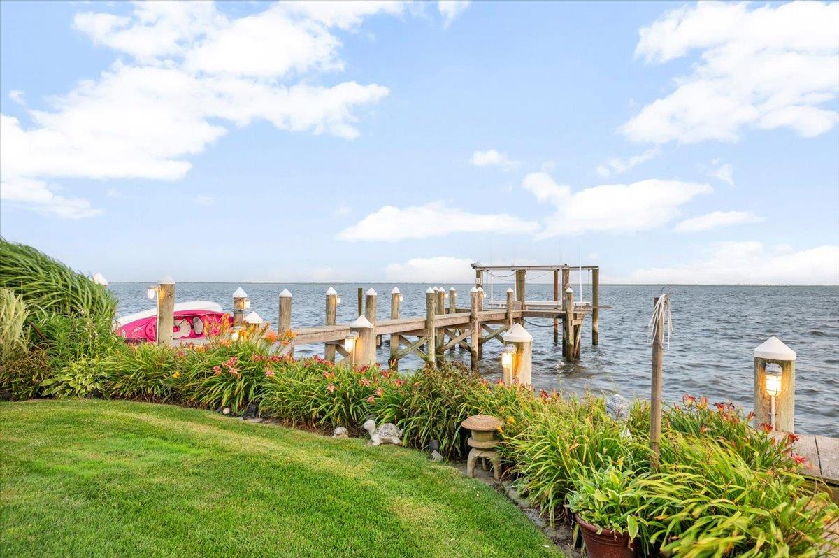 Copiague, New York 11726, United States, 4 Bedrooms Bedrooms, ,2 BathroomsBathrooms,Residential,Active,176704