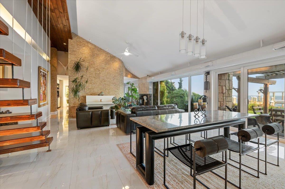 Copiague, New York 11726, United States, 4 Bedrooms Bedrooms, ,2 BathroomsBathrooms,Residential,Active,176704