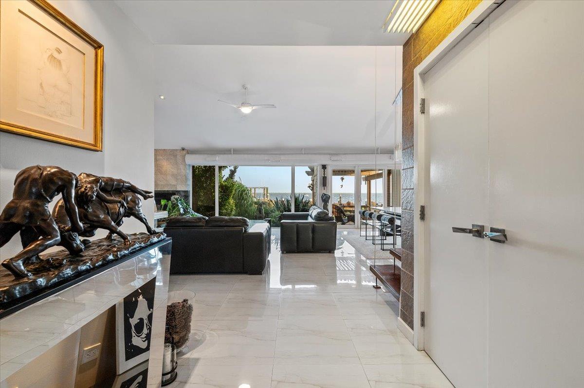 Copiague, New York 11726, United States, 4 Bedrooms Bedrooms, ,2 BathroomsBathrooms,Residential,Active,176704