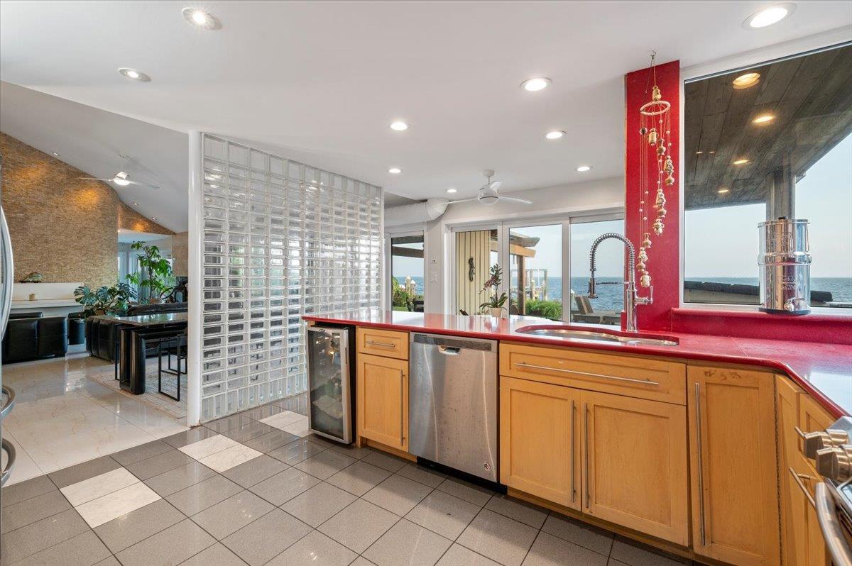 Copiague, New York 11726, United States, 4 Bedrooms Bedrooms, ,2 BathroomsBathrooms,Residential,Active,176704