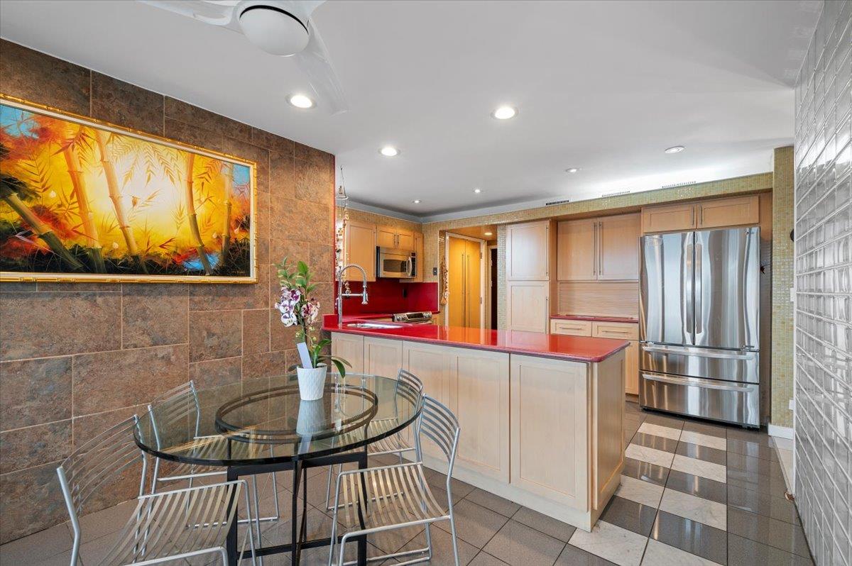 Copiague, New York 11726, United States, 4 Bedrooms Bedrooms, ,2 BathroomsBathrooms,Residential,Active,176704