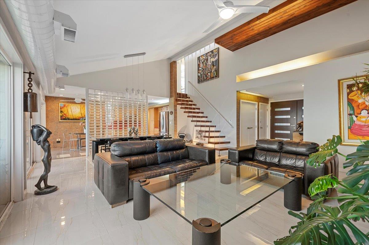 Copiague, New York 11726, United States, 4 Bedrooms Bedrooms, ,2 BathroomsBathrooms,Residential,Active,176704