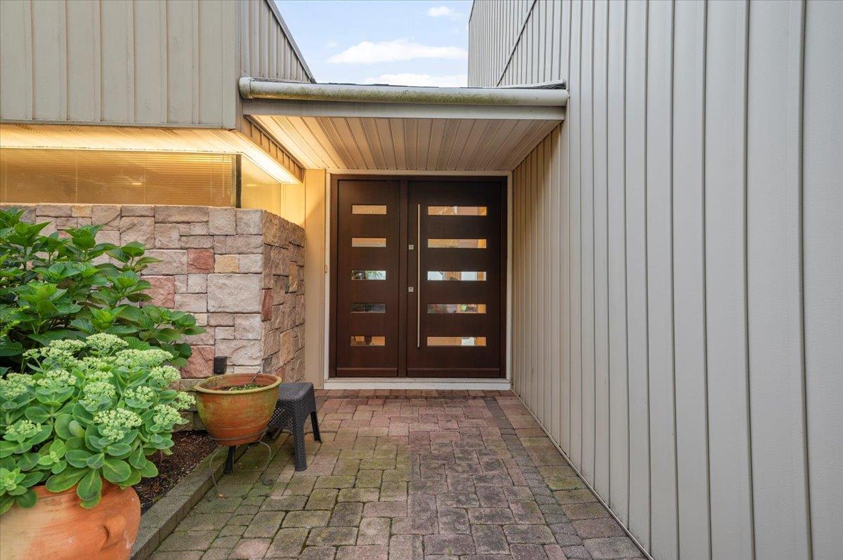 Copiague, New York 11726, United States, 4 Bedrooms Bedrooms, ,2 BathroomsBathrooms,Residential,Active,176704