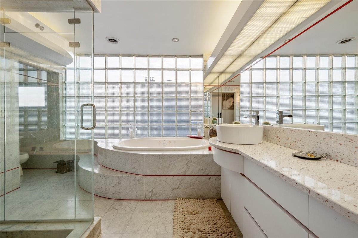 Copiague, New York 11726, United States, 4 Bedrooms Bedrooms, ,2 BathroomsBathrooms,Residential,Active,176704