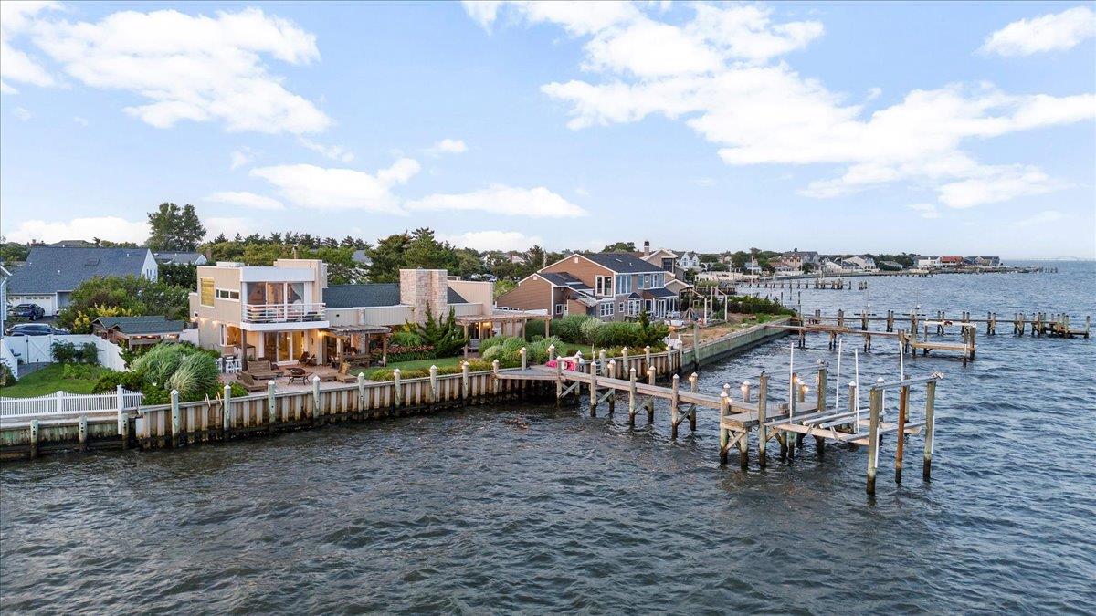 Copiague, New York 11726, United States, 4 Bedrooms Bedrooms, ,2 BathroomsBathrooms,Residential,Active,176704