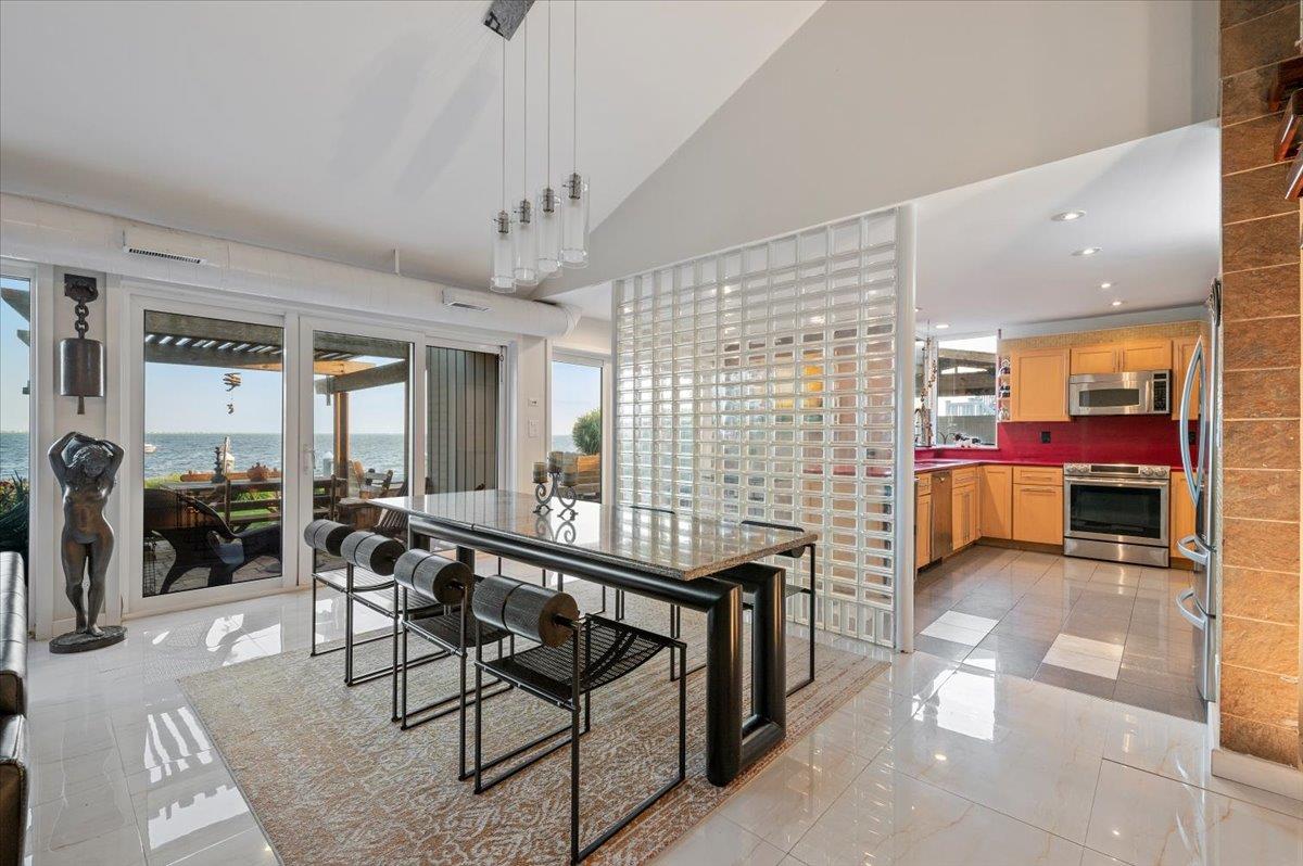 Copiague, New York 11726, United States, 4 Bedrooms Bedrooms, ,2 BathroomsBathrooms,Residential,Active,176704