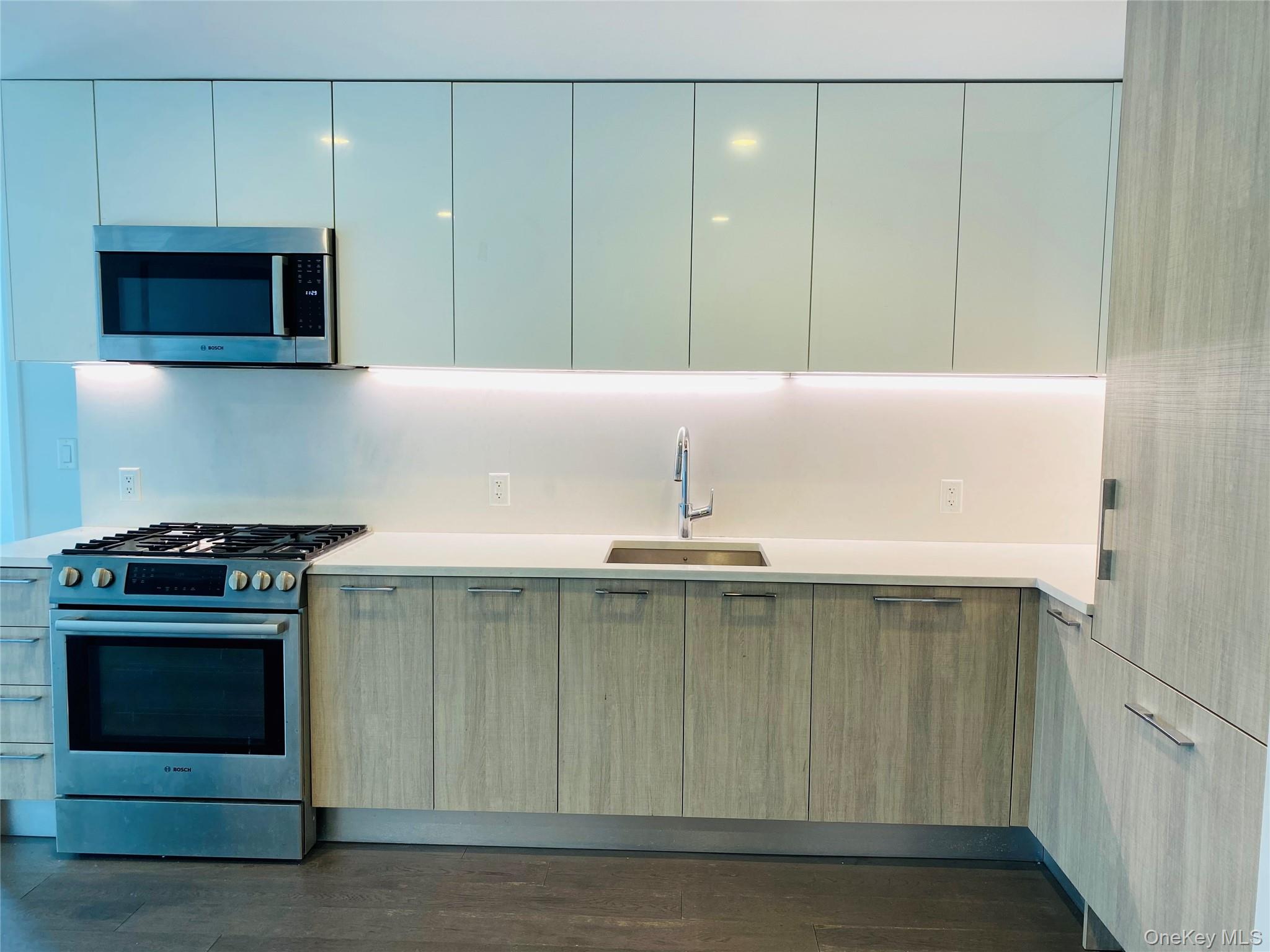 131-03 40 road Boulevard 11Q