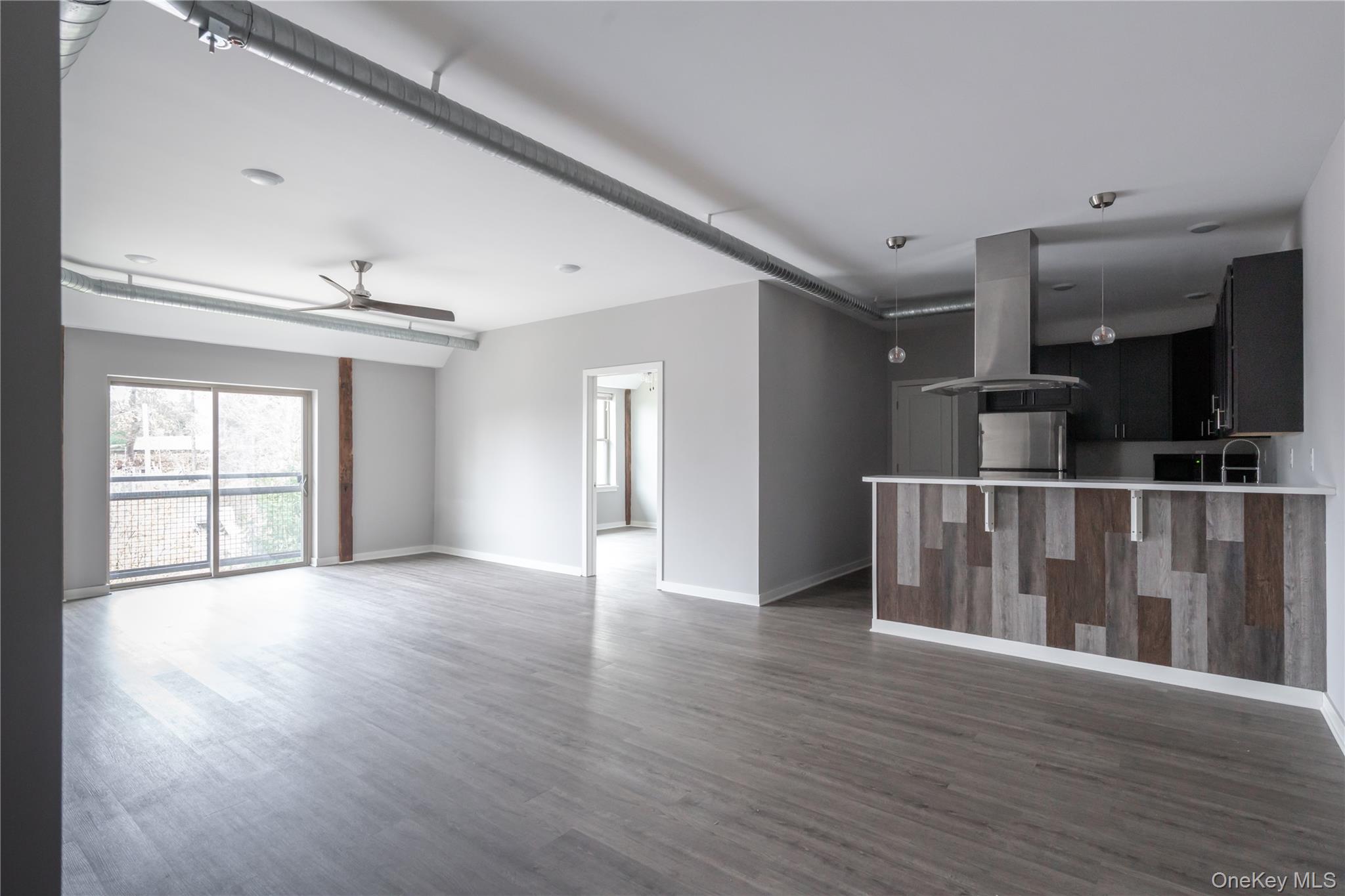 128 Vineyard Avenue 102