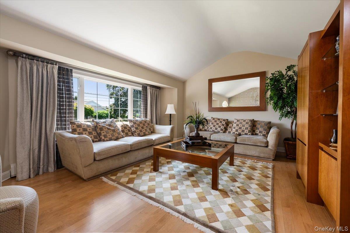 11 Knell Drive