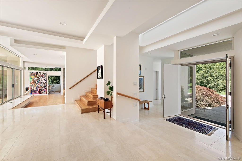 Photo of 10 Dogwood Hills Road, Pound Ridge, NY 10576 (MLS # 1035090)