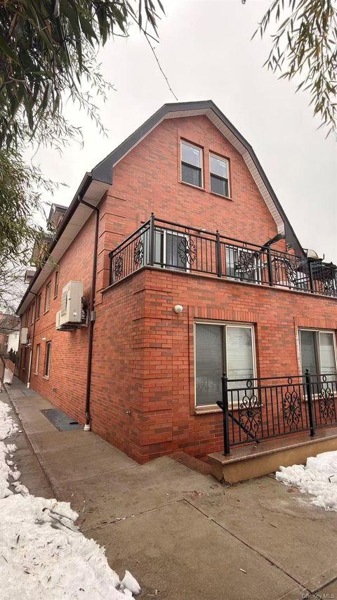 14350 Franklin Avenue Flushing NY 11355