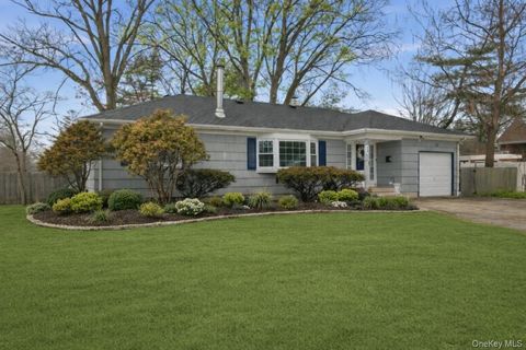 24 Stellenwerf Avenue East Islip NY 11730