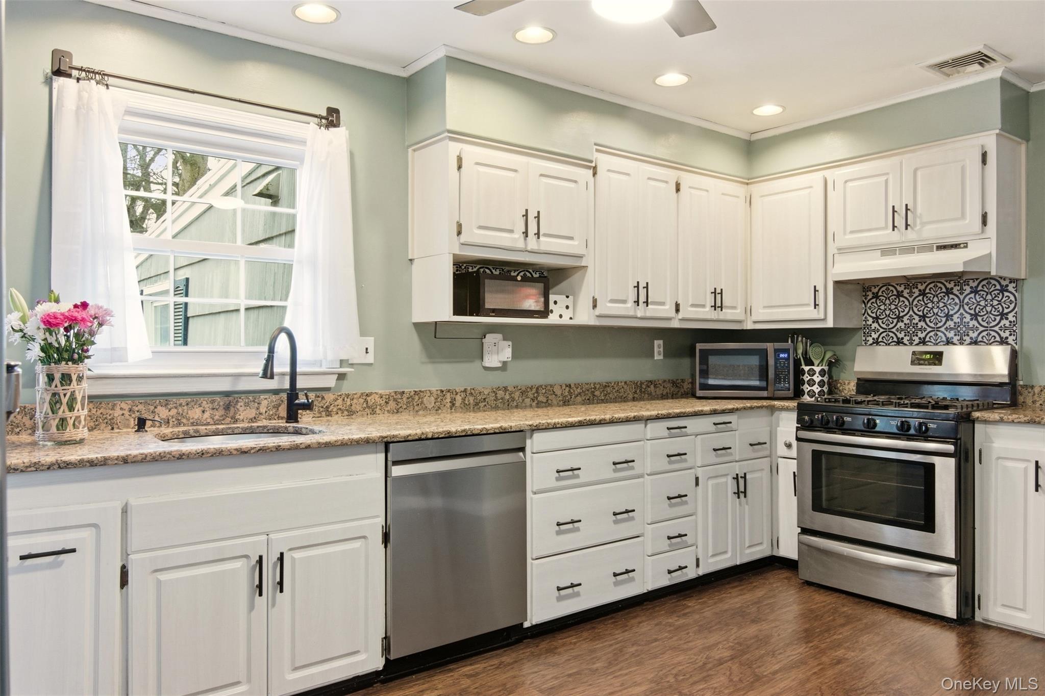 24 Stellenwerf Avenue