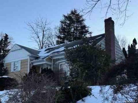 Homes For Sale - 68 Fairway Drive<br/> Eastchester, NY 10709
