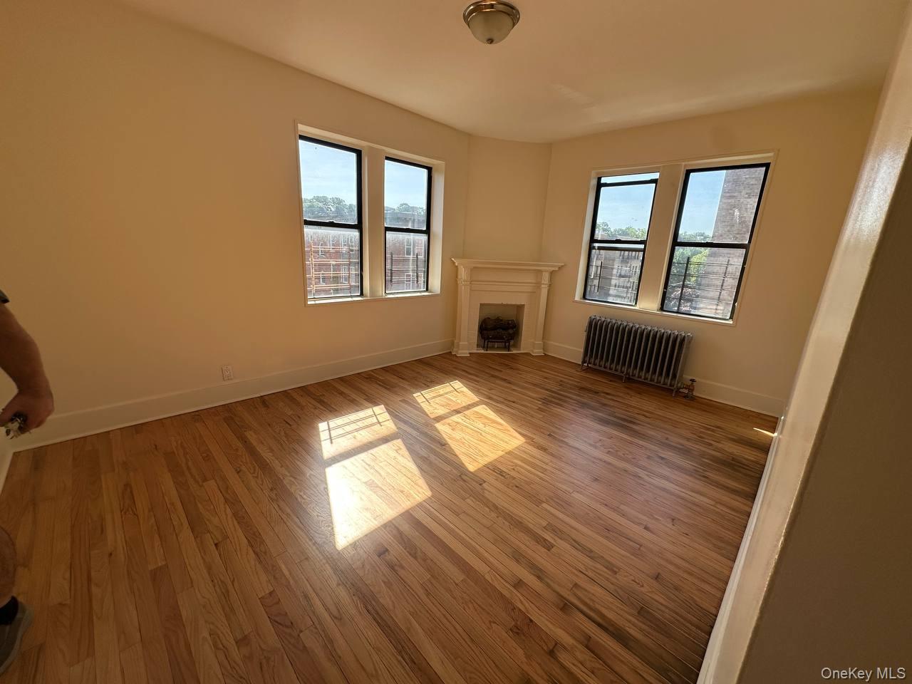 497 Van Cortlandt Park Avenue 4r