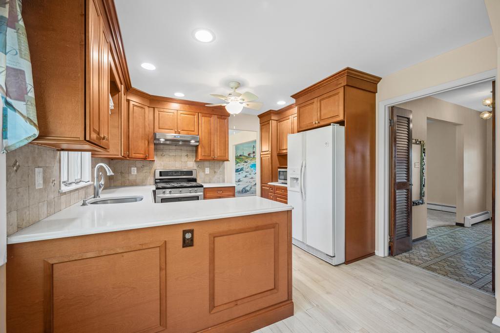 1 Bardolier Lane, Bay Shore, New York image 19