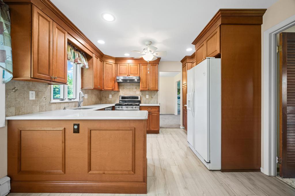 1 Bardolier Lane, Bay Shore, New York image 18