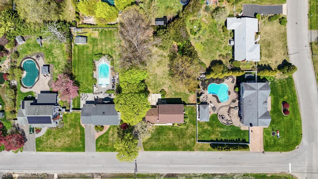 1 Bardolier Lane, Bay Shore, New York image 9