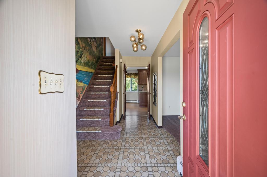 1 Bardolier Lane, Bay Shore, New York image 11