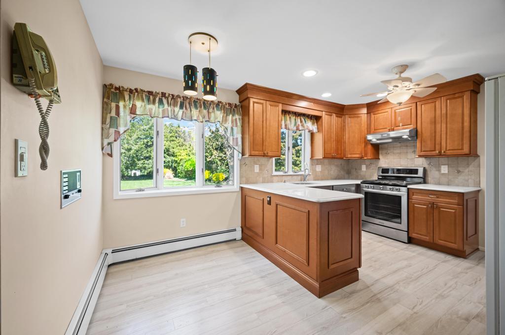 1 Bardolier Lane, Bay Shore, New York image 20