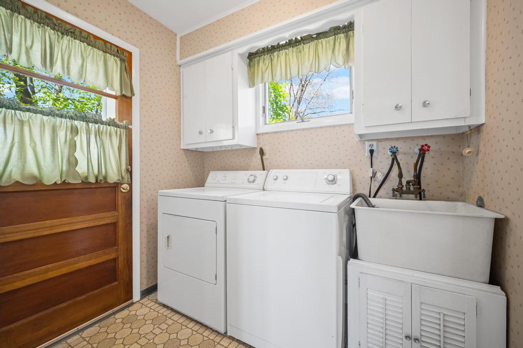1 Bardolier Lane, Bay Shore, New York image 24