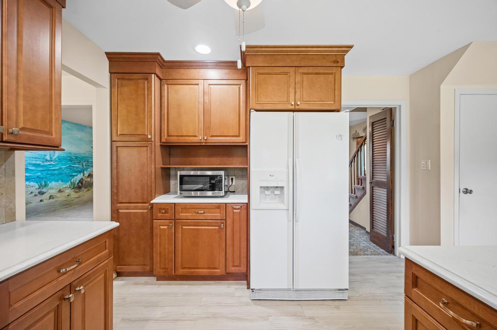 1 Bardolier Lane, Bay Shore, New York image 16