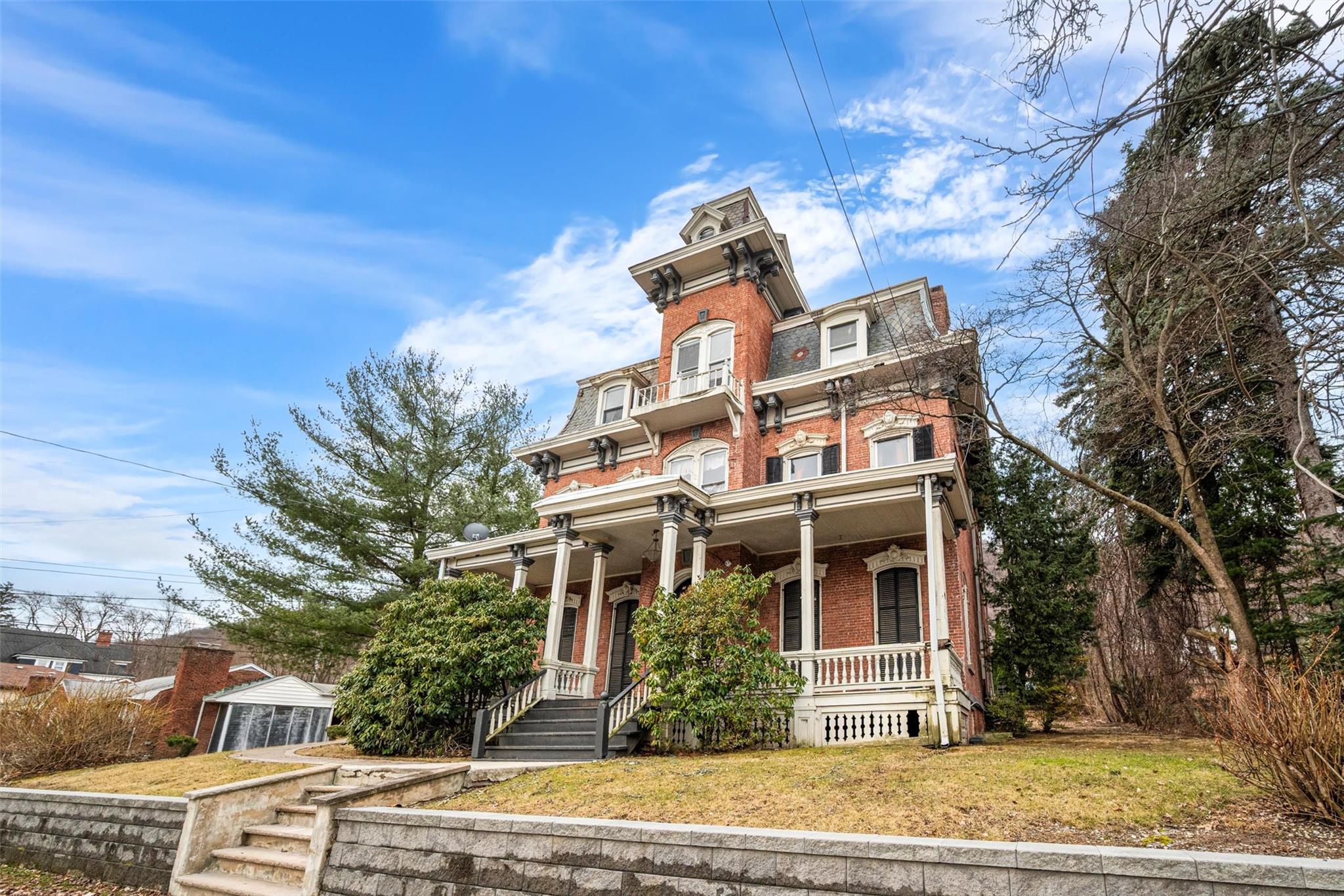 118 Hudson Avenue