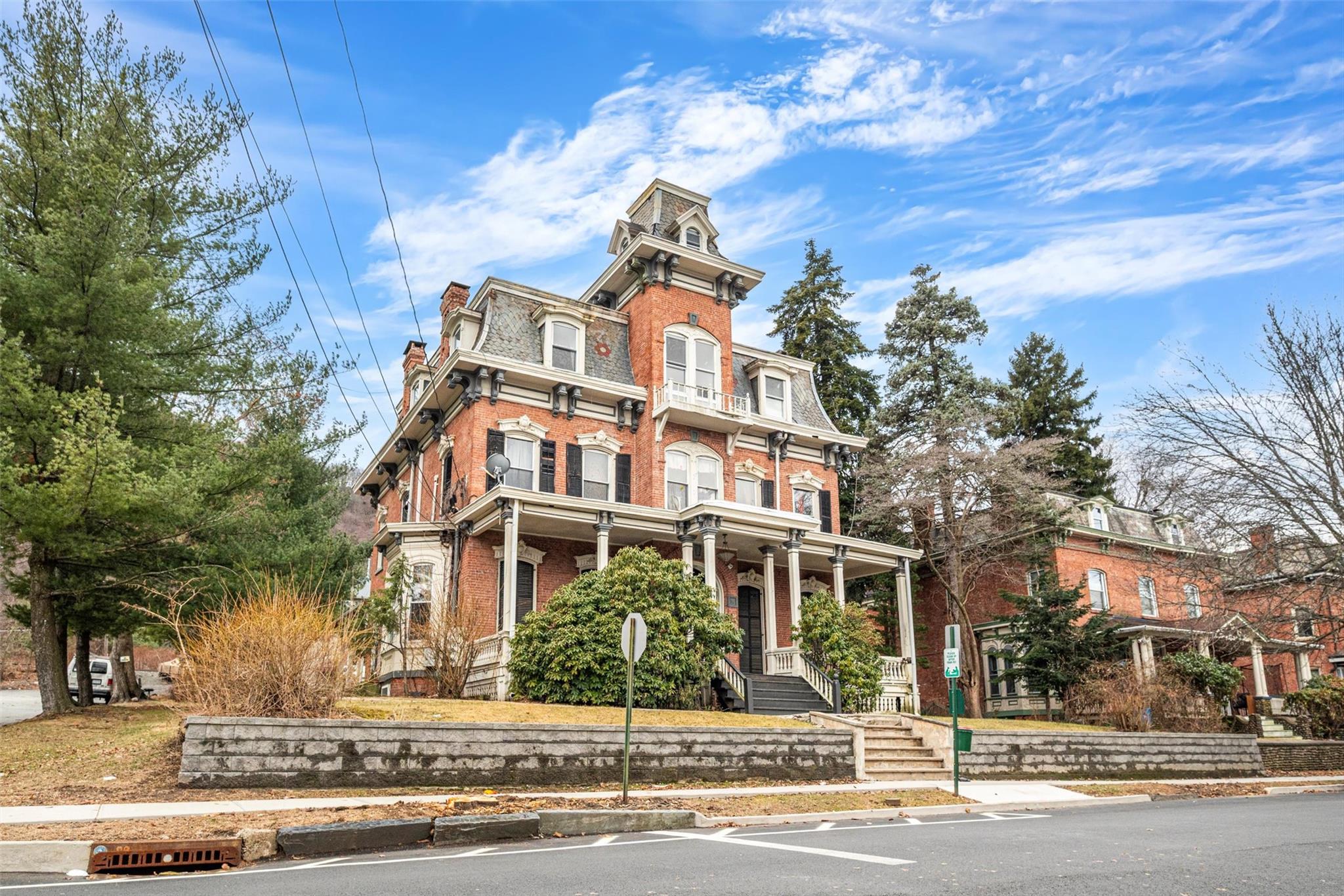 118 Hudson Avenue