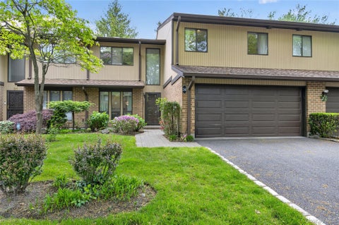 Condo For Rent - 36 Wimbledon Drive<br/> Roslyn, NY 11576