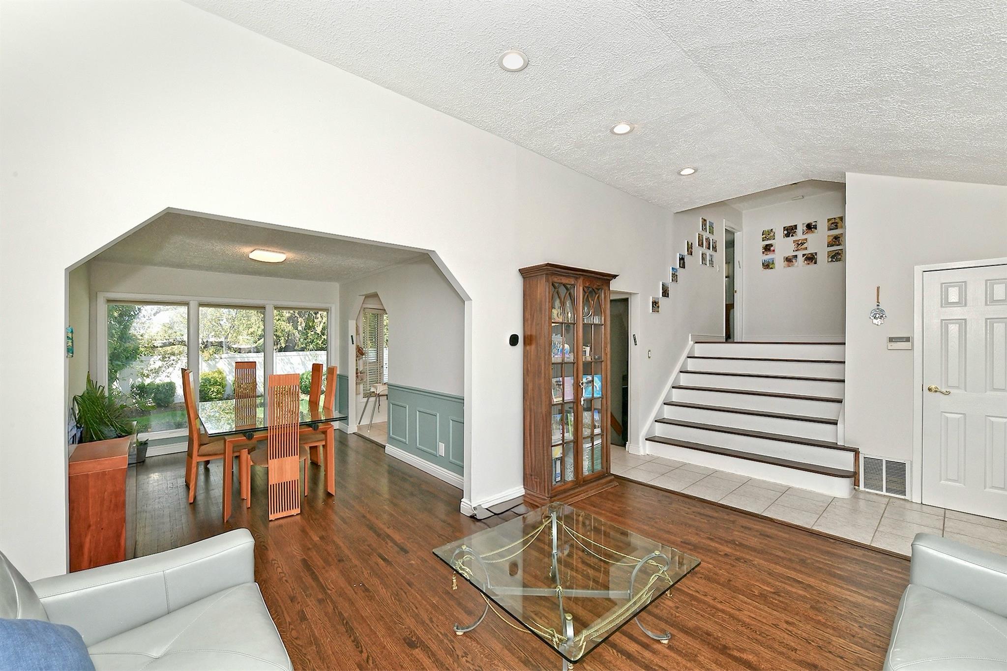 128 Manor Street, Plainview, New York image 7