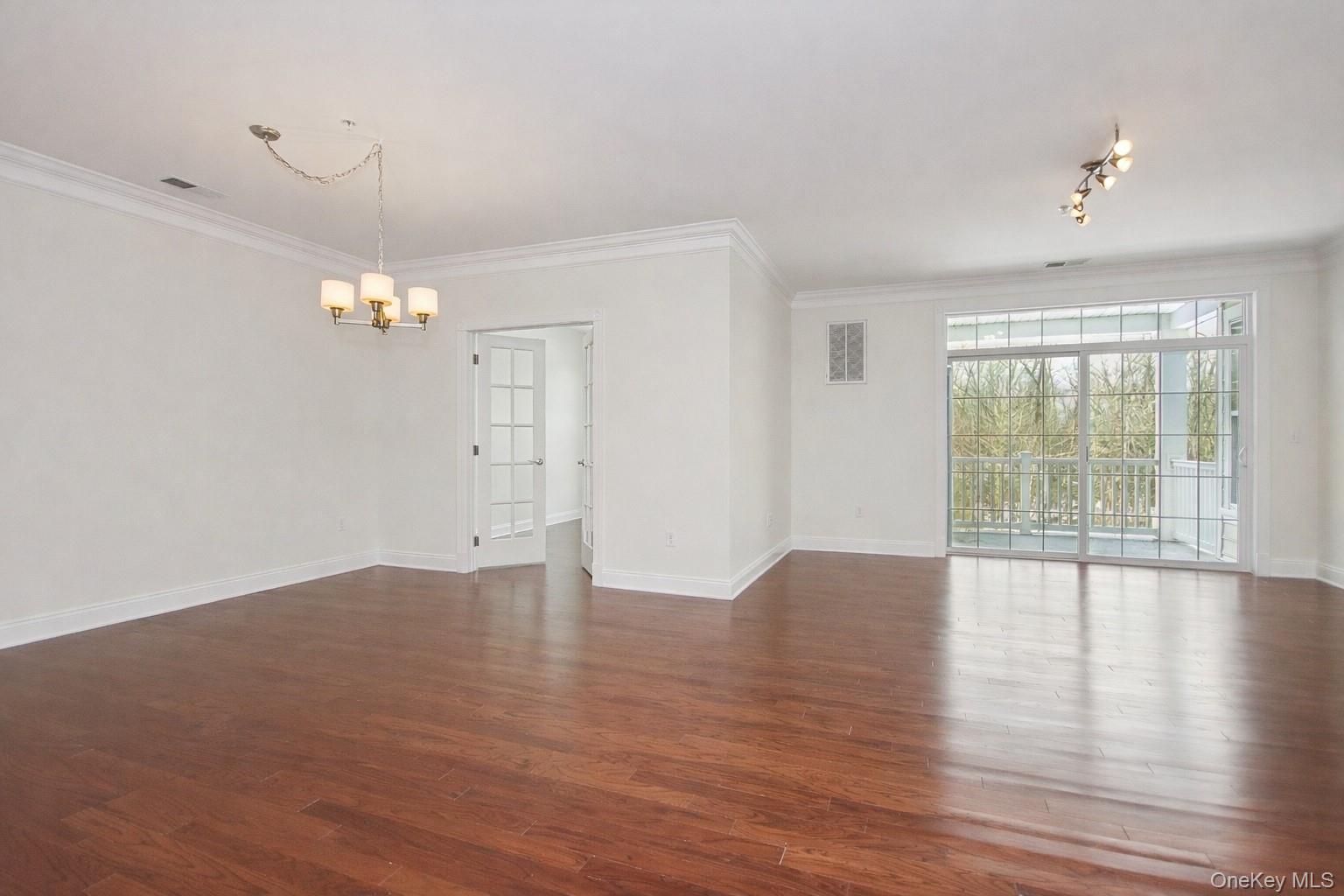 323 Regency Drive 323