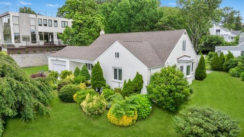 75 Greenleaf Hill Great Neck NY 11023