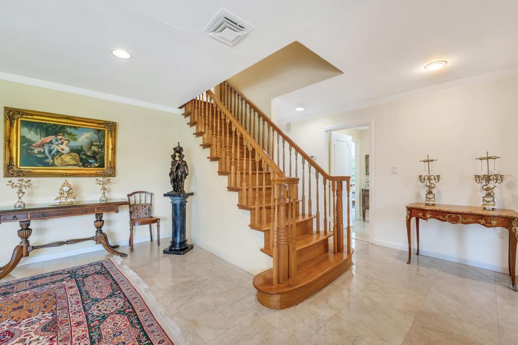 75 Greenleaf Hill