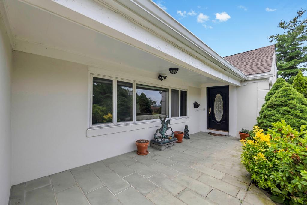 75 Greenleaf Hill
