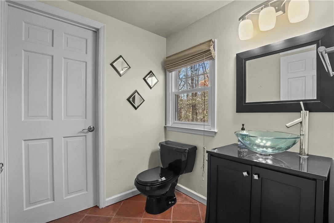 10 Silvermine Drive, South Salem, New York image 11