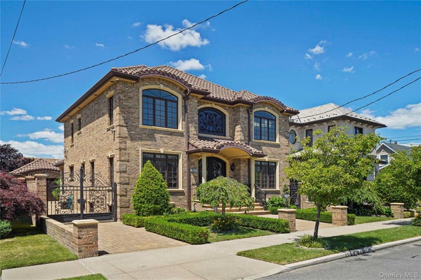 157-36 85TH ST, HOWARD BEACH, NY 11414 - Image 8b45da158bec7b5bd708f612e319cd5c/1858045022
