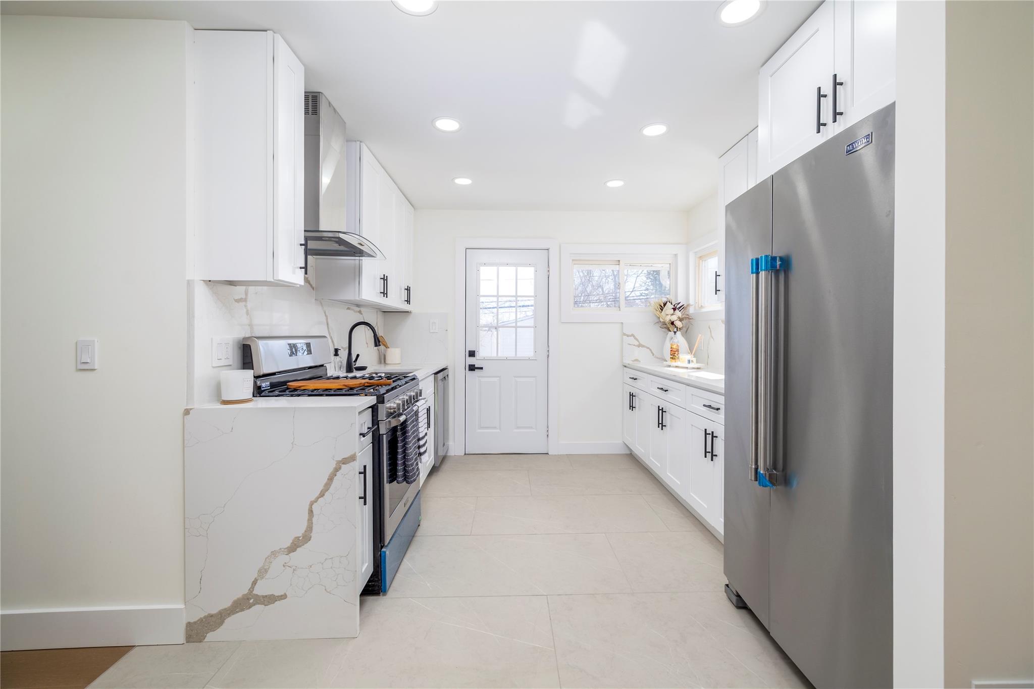 37 Washington Avenue, Hicksville, New York image 3