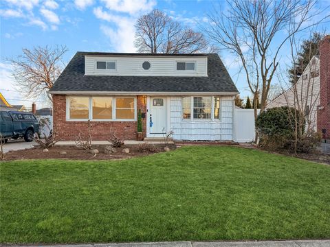 37 Washington Avenue, Oyster Bay, NY 11801 - MLS#: 833817