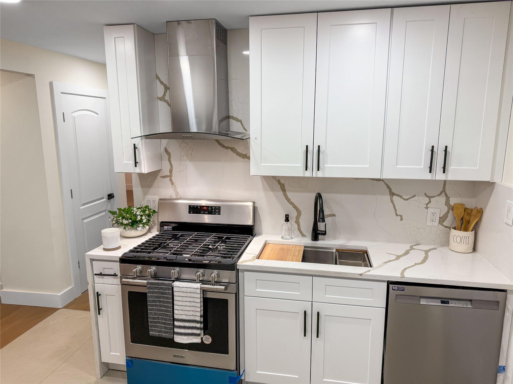 37 Washington Avenue, Hicksville, New York image 2