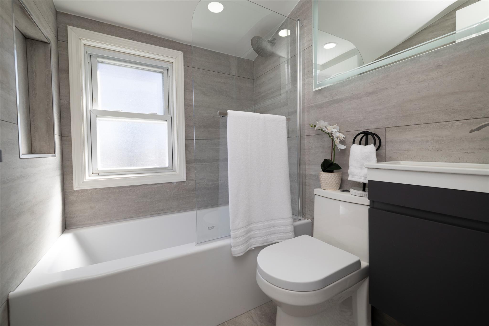 37 Washington Avenue, Hicksville, New York image 11