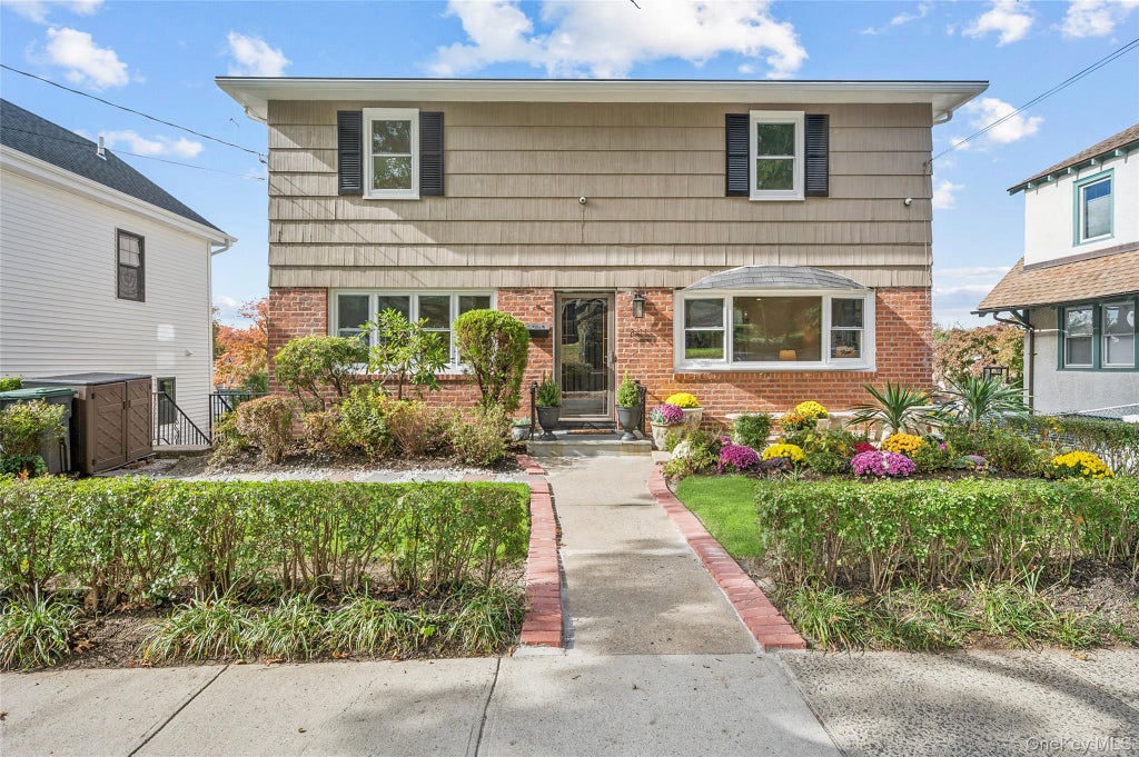 Photo of 341 Sixth Avenue, Pelham, NY 10803 (MLS # 1067200)