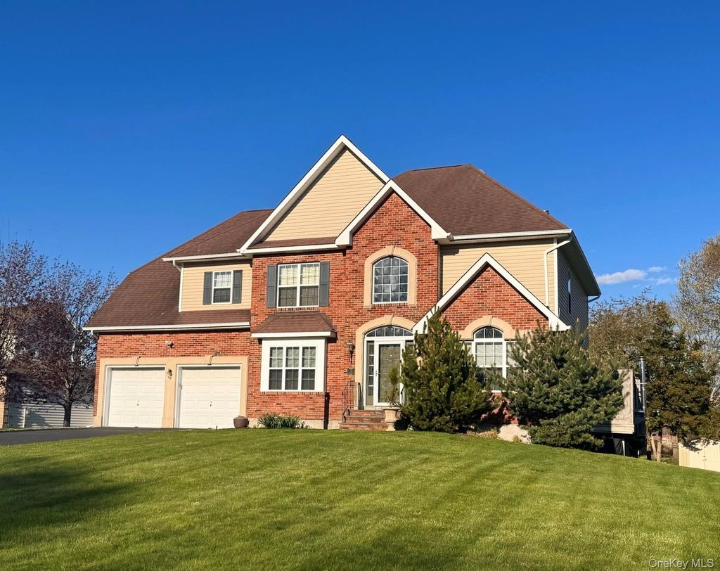 Photo of 3 Mercedes Court, East Patchogue, NY 11772 (MLS # 993964)