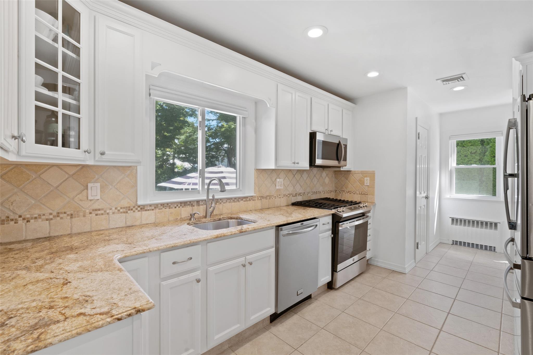 61 Tamarack Road, Rye Brook, New York image 9