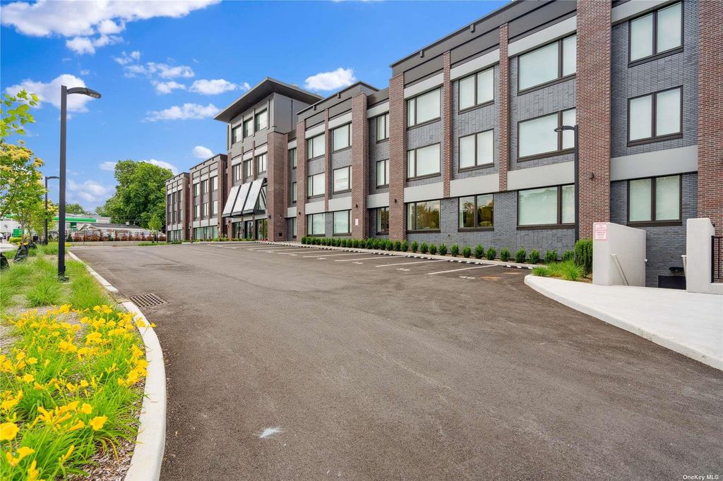 Photo of 218 Middle Neck Road #202, Great Neck, NY 11021 (MLS # L3593412)