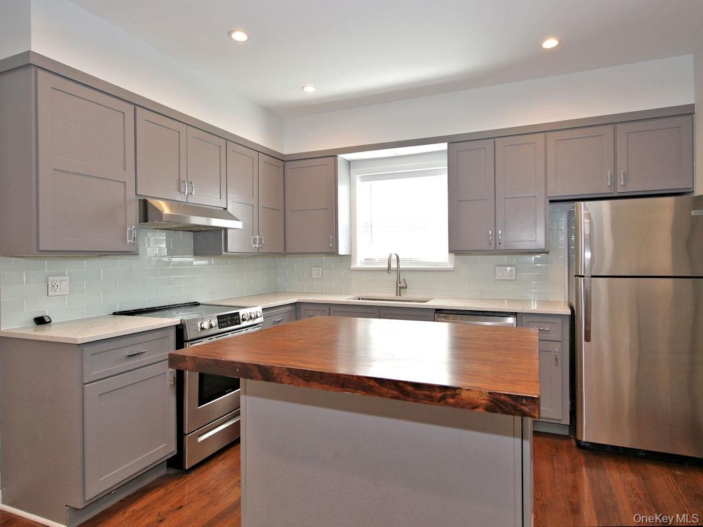 494 W William Street 1st Floor